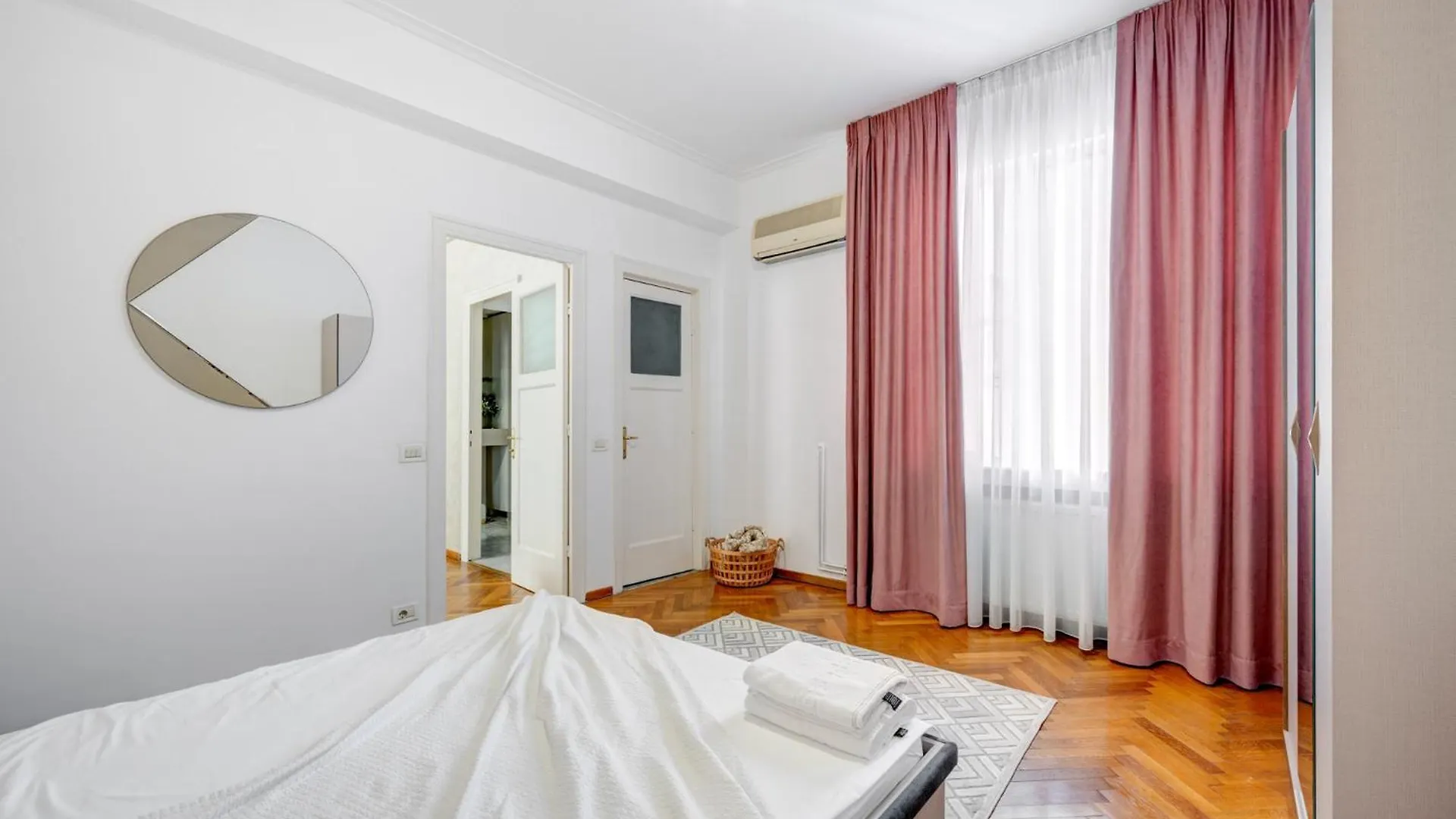 2 Bedroom Apartment - Romanian Athenaeum Bucharest 0*,