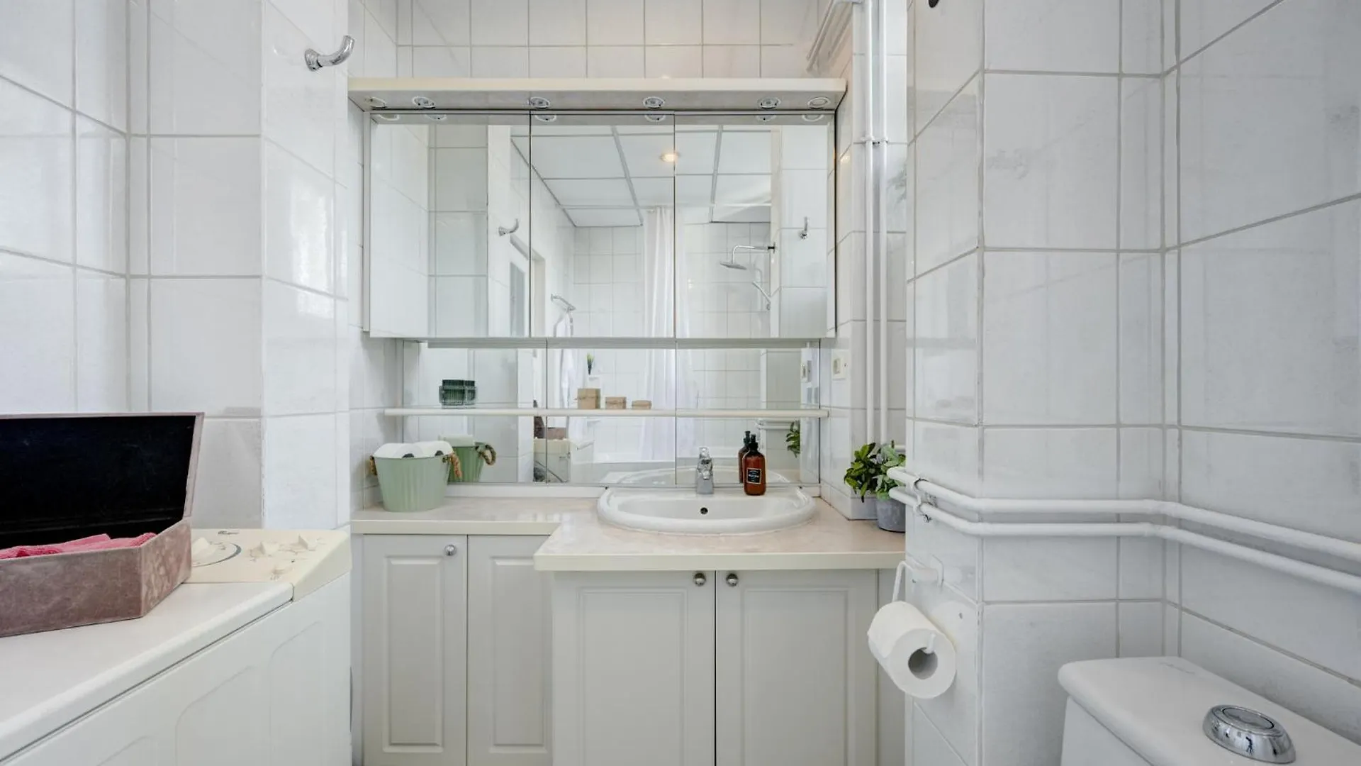 2 Bedroom Apartment - Romanian Athenaeum Bucharest Romania